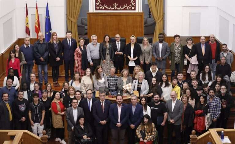 Piden a Junta reactivar Ingreso Mínimo de Solidaridad: "La protección social no es un gasto, es una apuesta de futuro"