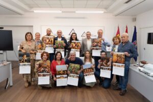 Puebla de Valles se desnuda en un calendario solidario por Álvaro y la enfermedad Niemann-Pick