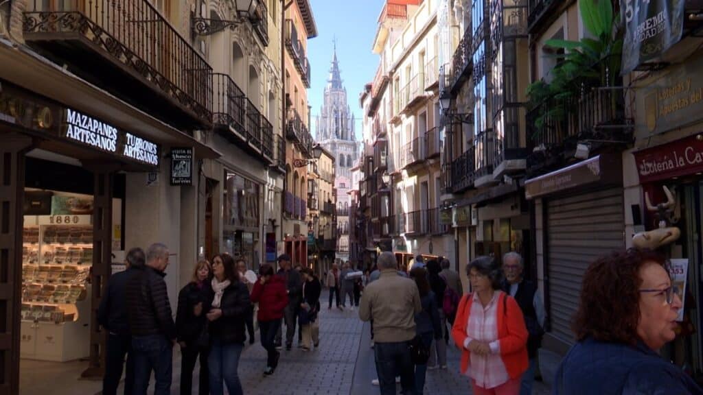 Toledo ordenará la actividad turística reduciendo grupos, con auriculares individuales, nuevos itinerarios y sanciones