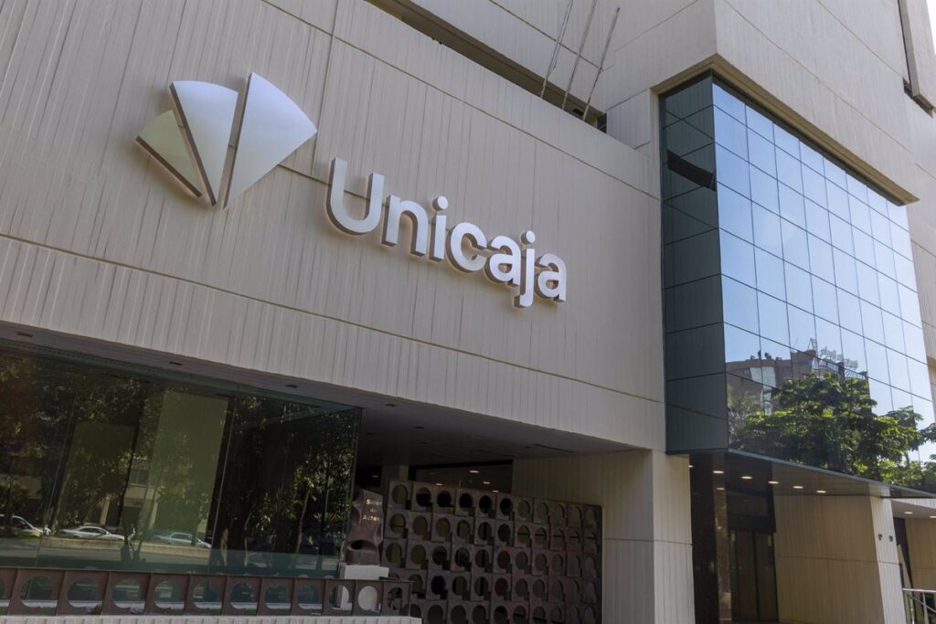 Unicaja reconoce un impacto de 19 millones por la inspección de Hacienda del pago del impuesto a la banca