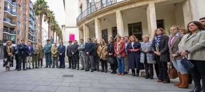 Unidad en el Dolor e Incertidumbre: El Presidente de la Diputación en el Minuto de Silencio por las Víctimas de la DANA