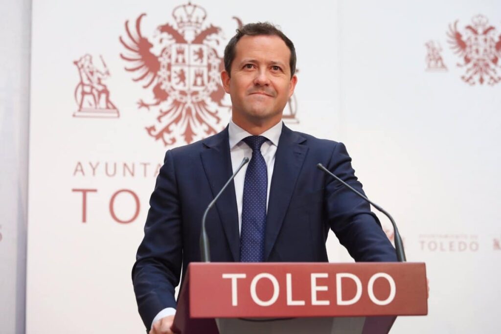 Velázquez lamenta que "pasan los meses" y Toledo no conoce el trazado del AVE Madrid-Extremadura a su paso por la ciudad