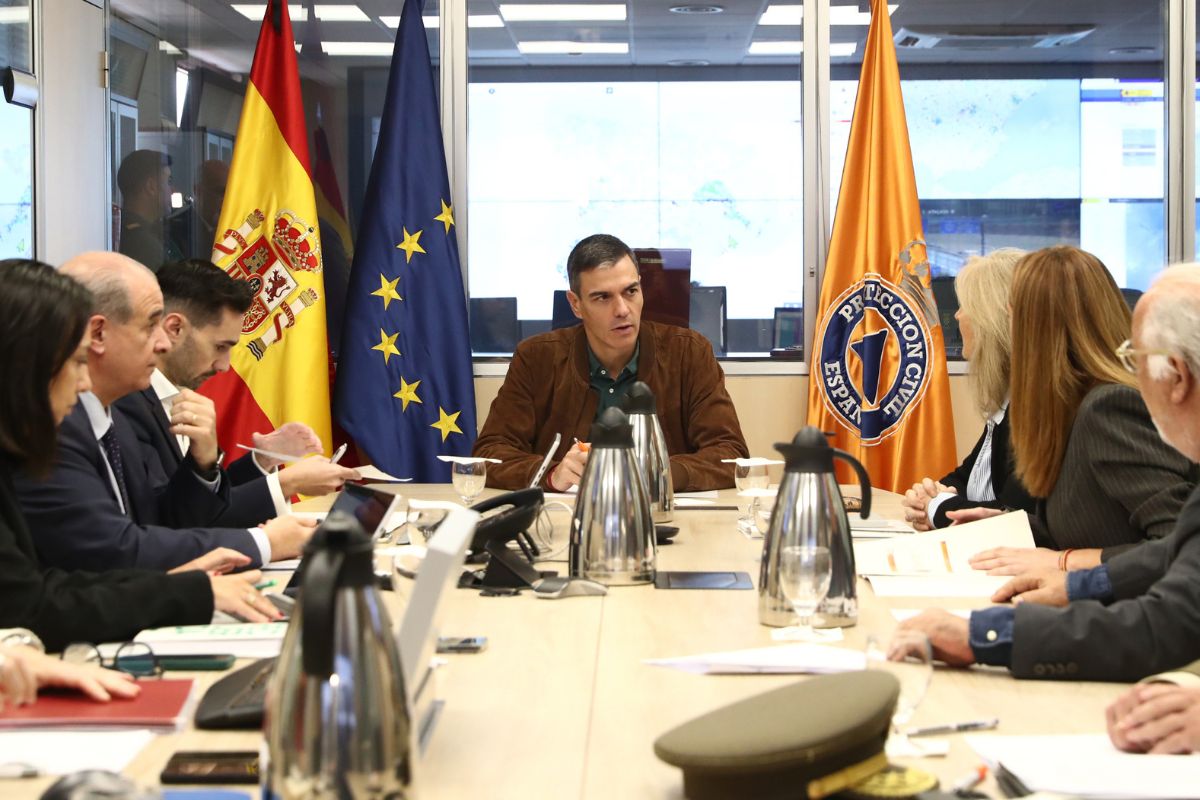 Pedro Sánchez Asiste a la Reunión del Comité de Protección Civil y Realiza una Visita a las Instalaciones de la AEMET 1