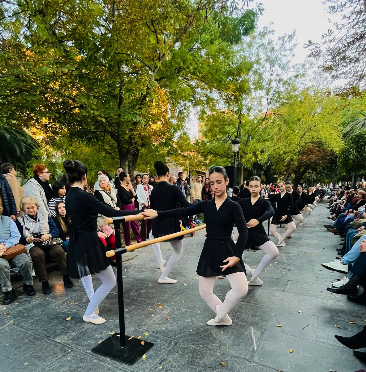 Monumentos de Puertollano Cobran Vida con la Envolvente Magia de la Danza 1