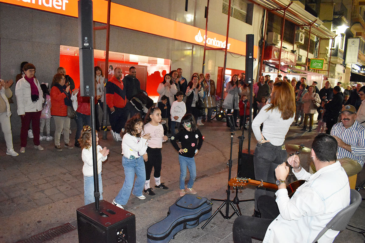 Comercio y Música Revitalizan el Centro de Puertollano durante la Primera Edición de la Noche del Comercio 1