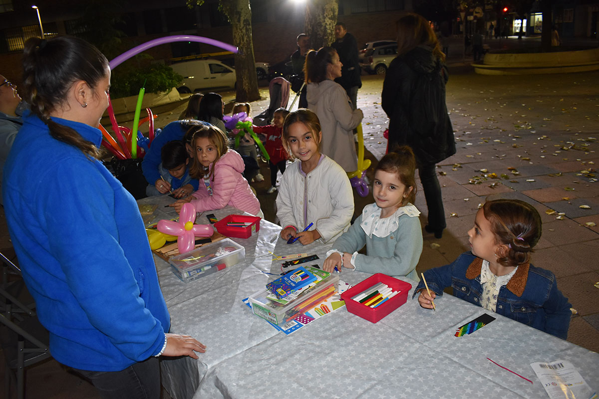 Comercio y Música Revitalizan el Centro de Puertollano durante la Primera Edición de la Noche del Comercio 4