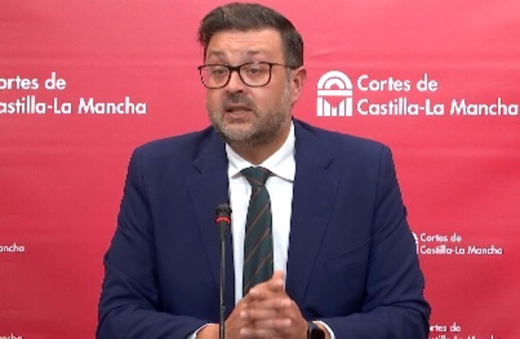 Casi 7.800 euros por alumno, 12 millones a robótica y 18 para continuar plazas 0-3 años, proyectos educativos para 2025