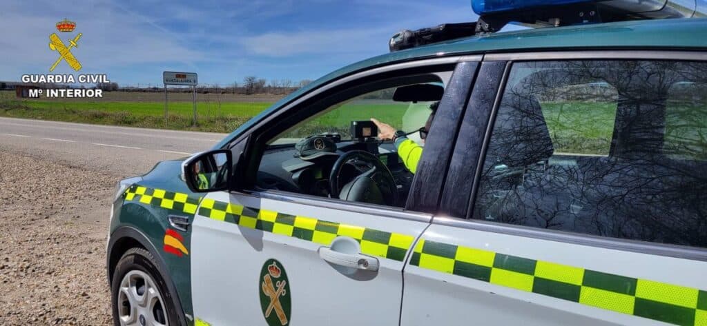 Tres detenidos en Palomares del Campo (Cuenca) por 15 robos con fuerza en vehículos