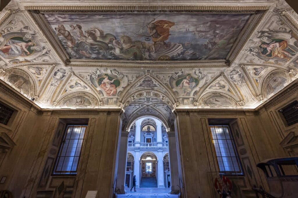 El Palacio de Viso del Marqués estrena iluminación artística interior para mejorar su eficiencia energética