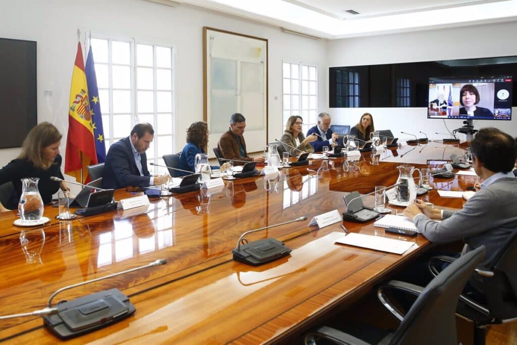 El Rey presidirá este lunes la reunión del Comité de crisis al que se incorporará la ministra de Sanidad