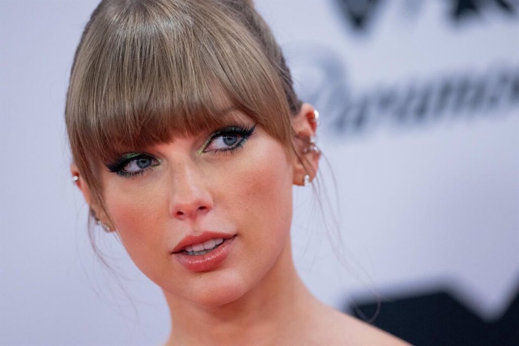 Expertos usan a Taylor Swift como gancho para hablar en Cuenca de la necesidad de reformar el derecho a la intimidad