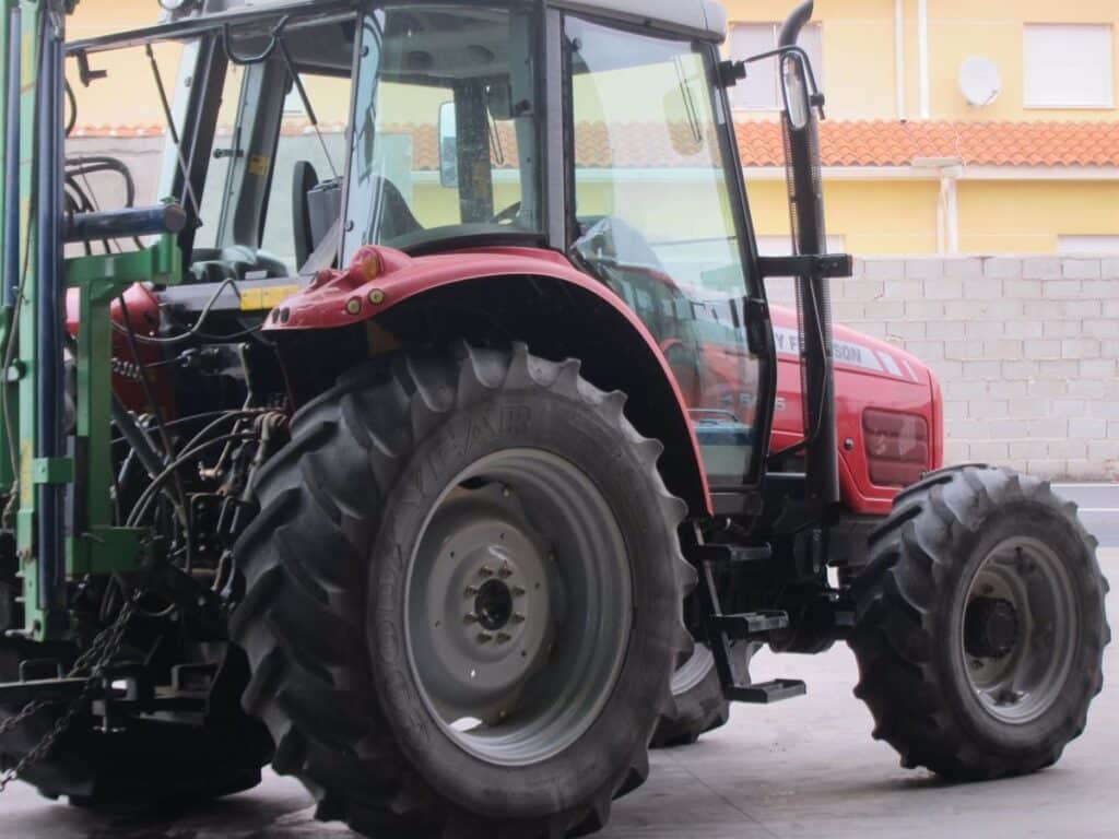 Fallece un varón tras sufrir un accidente de tractor en Granátula de Calatrava