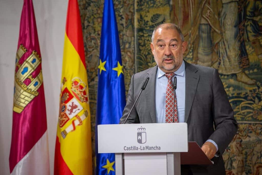 Julián Garde repetirá mandato como rector de la Universidad de Castilla-La Mancha tras proclamarse como único candidato