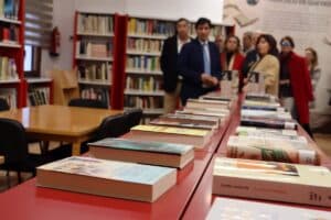 La biblioteca 'Francisco de Quevedo' de Torre de Juan Abad estrena climatización, mobiliario y recursos