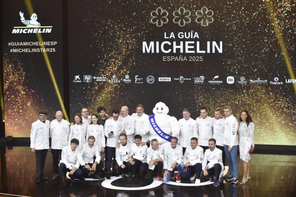 Michelin da estrellas a Jesús Segura (Casas Colgadas) y Rubén Sánchez (Epílogo) y nombra a Cris Díaz mejor jefa de sala