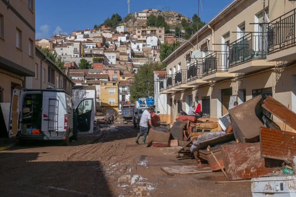 Mira reclama fontaneros y voluntarios que ayuden en las tareas de limpieza