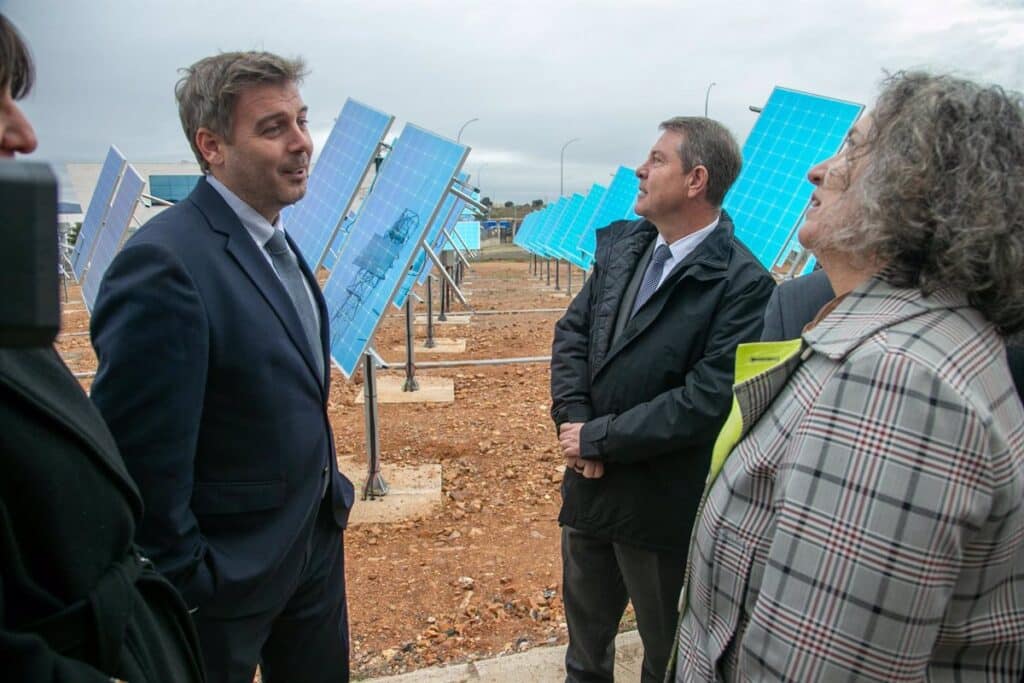 Page llama a que el negocio de España no sea ser "la planta fotovoltaica del planeta" sino la cuna de su industria