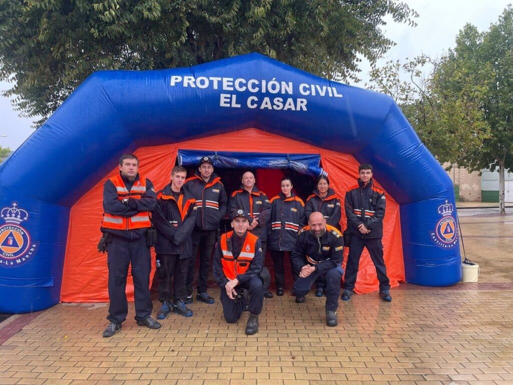 Parte a Valencia el primer convoy con material urgente recabado por el Ayuntamiento de El Casar