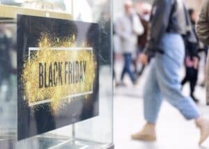 Sanidad pide a la ciudadanía vigilar los descuentos engañosos para realizar sus compras durante el Black Friday