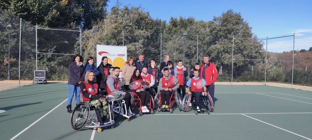 Sánchez Vicario ensalza el papel de las 4 escuelas toledanas de tenis en sillas de ruedas y espera que aumenten