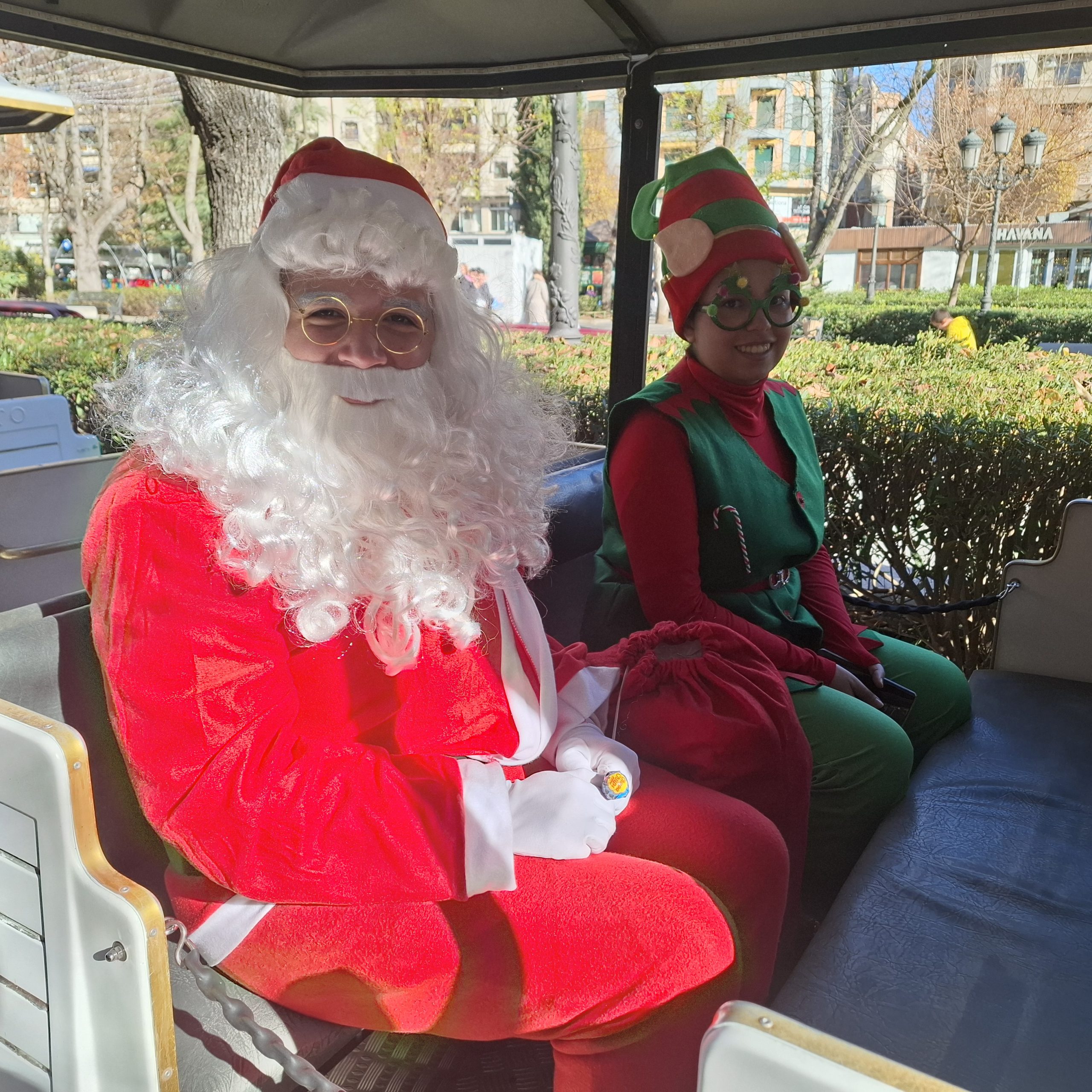 El Tren Turístico de Navidad Inaugura su Viaje con un Pasaje de Ensueño: El Séquito Real de Oriente y Papá Noel 1