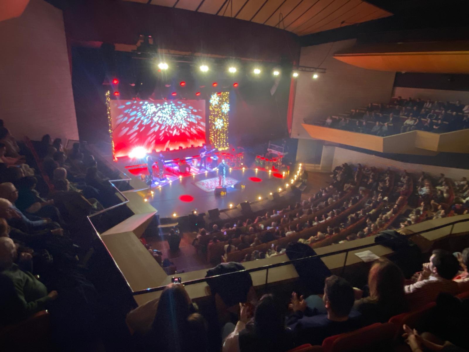 Niña Pastori deslumbra y llena de espíritu navideño el Auditorio de Puertollano con su magistral actuación 3