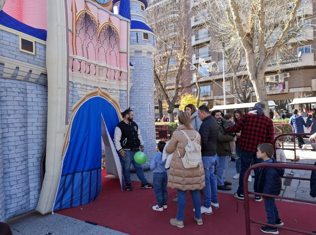 Mickey y Minnie Encienden la Magia Navideña en el Castillo de los Sueños 1