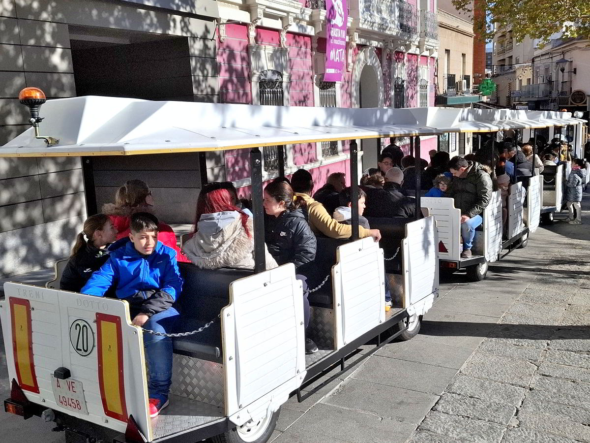 Auge del turismo ferroviario: el tren turístico aumenta sus rutas urbanas por el creciente interés de los viajeros 7