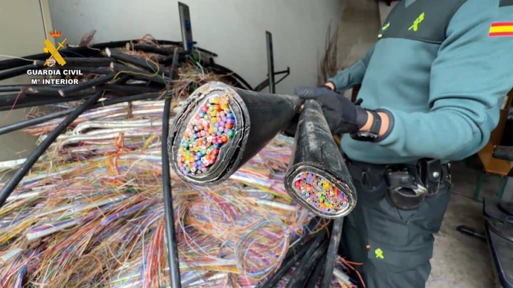 Buscan a un vecino de Toledo por su implicación en el robo de 2,6 toneladas de cobre en Navarra