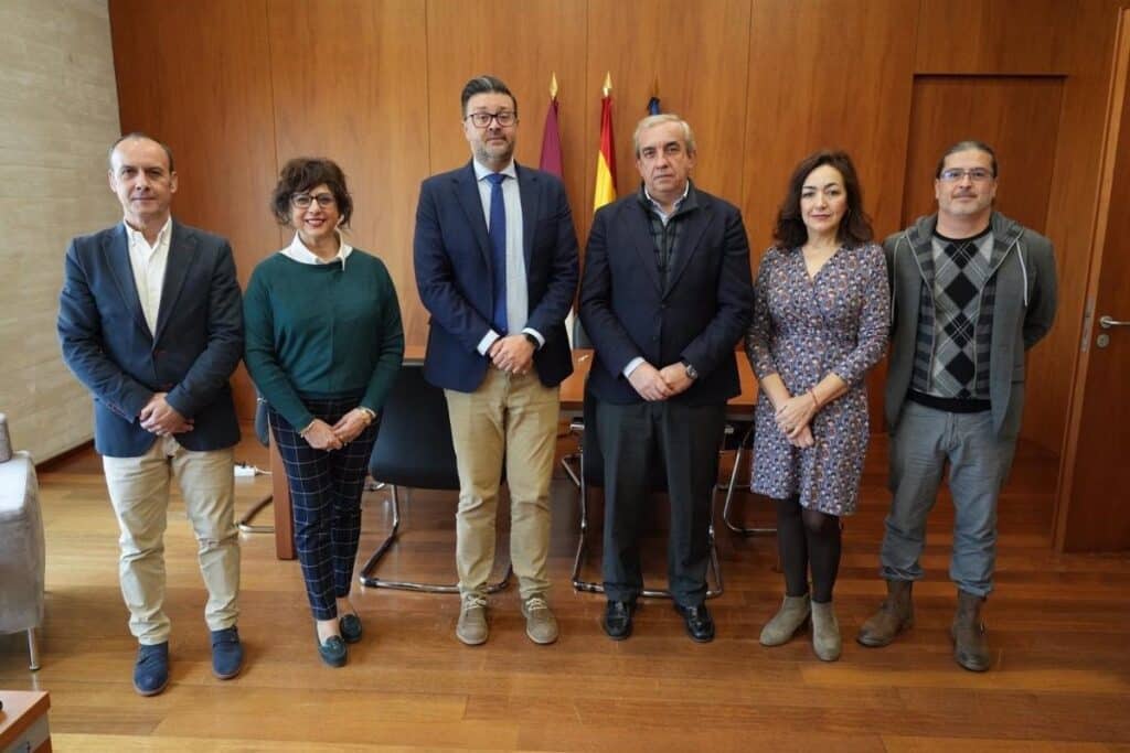 C-LM renueva el convenio con Elecnor para impulsar la prevención emocional en centros educativos