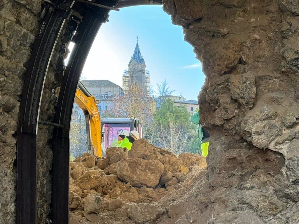 Abierto el túnel bajo el Puente de la Trinidad en Cuenca capital