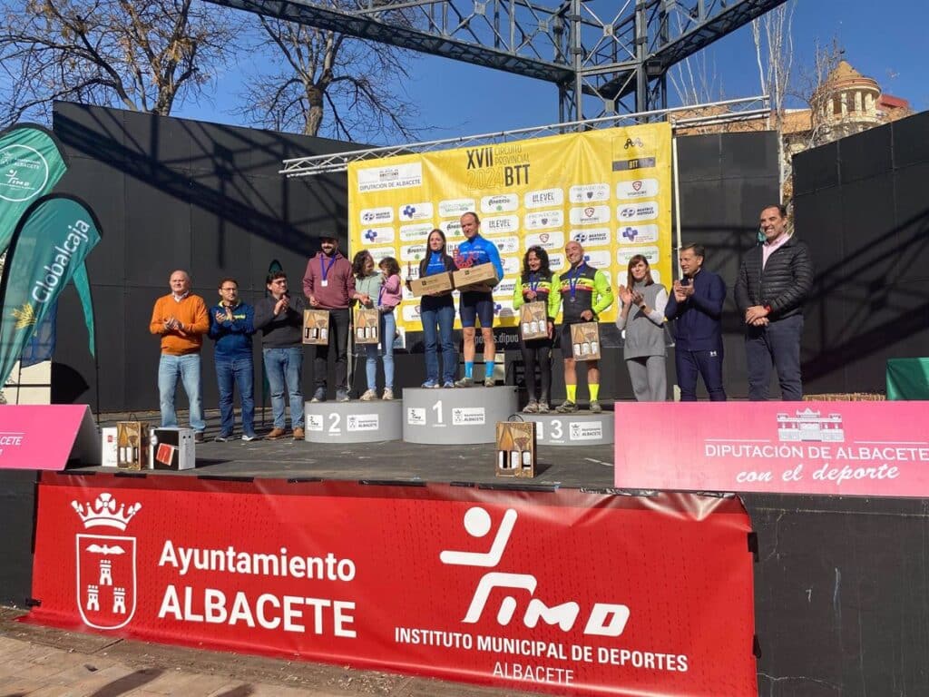 La BTT Ciudad de Albacete reúne a más de 650 ciclistas en un circuito cerrado por las calles de la ciudad