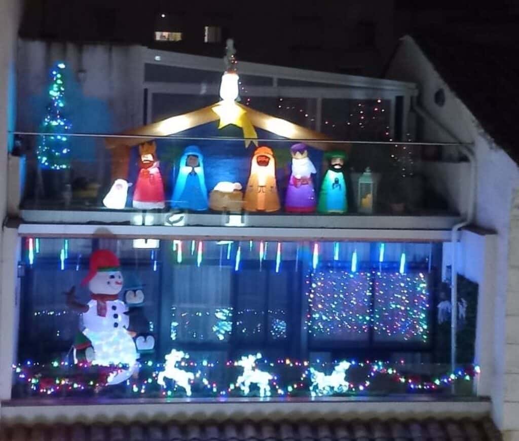 Los conquenses podrán participar hasta el 15 de diciembre en el Concurso de Decoración de Balcones y Ventanas Navideñas