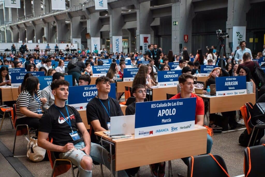 Más de 800 estudiantes preuniversitarios de C-LM participan en la competición educativa Young Business Talents