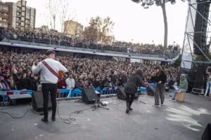 Rozalén encabeza un desfile de solidaridad en el concierto benéfico 'Albacete X Letur' ante 3.500 personas