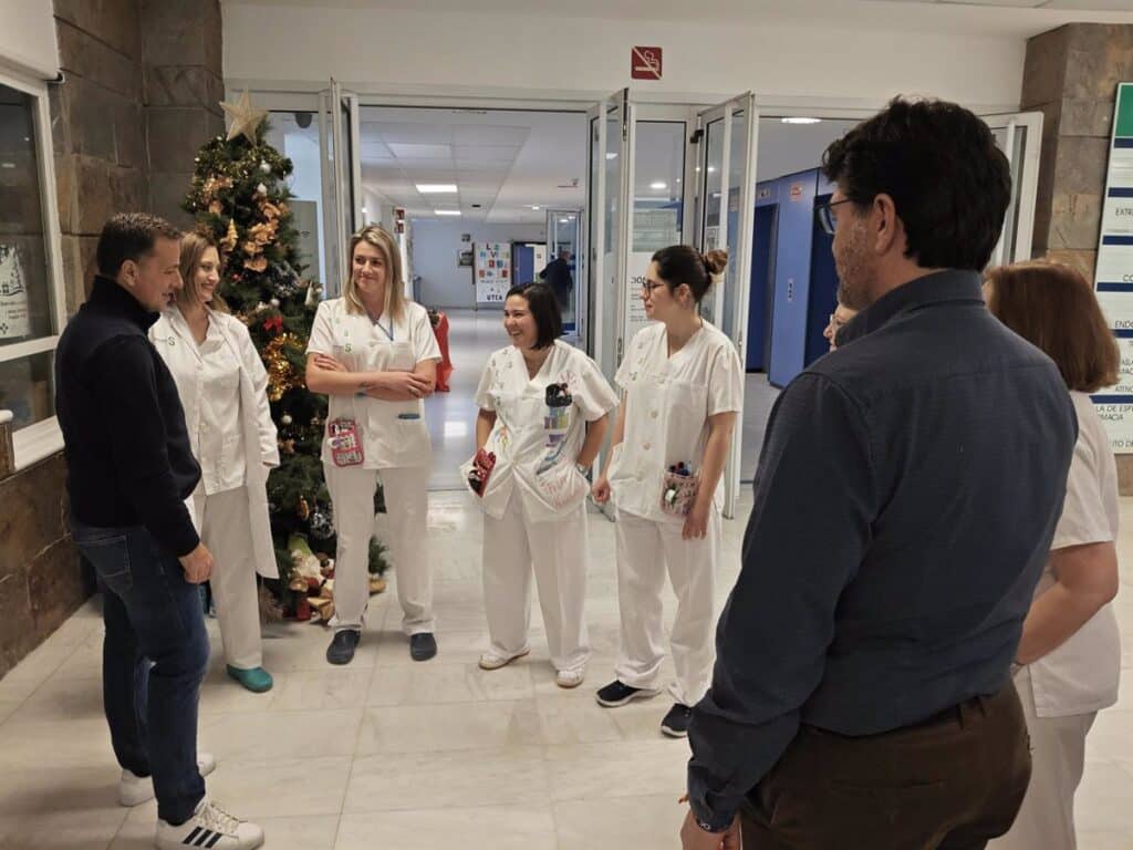 Serrano ensalza el papel de los sanitarios en Albacete: "Son el mejor ejemplo de vocación de servicio público"