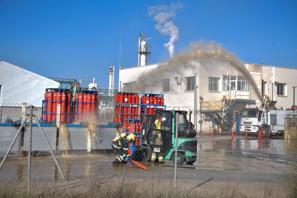 Más de 120 efectivos participan en el simulacro general del Plan de Emergencia Exterior de Puertollano