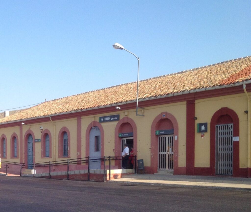 Sindicatos y empresarios de Albacete se unen para exigir la mejora de las conexiones ferroviarias de la provincia