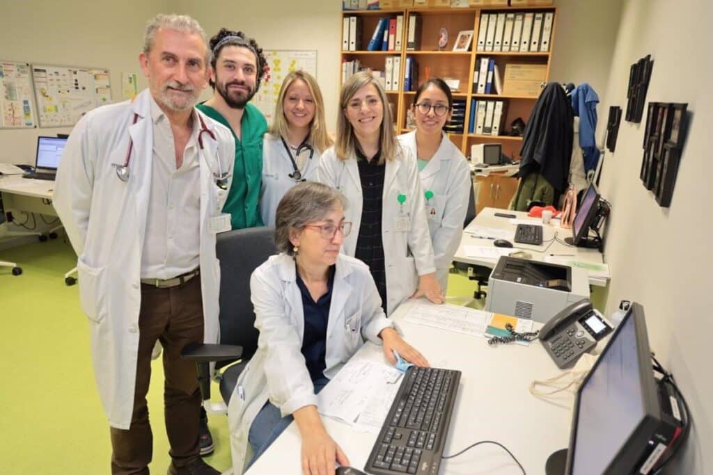 Un trabajo sobre el consumo de agua en sesiones de diálisis le vale un reconocimiento a Nefrología de Hospital de Toledo