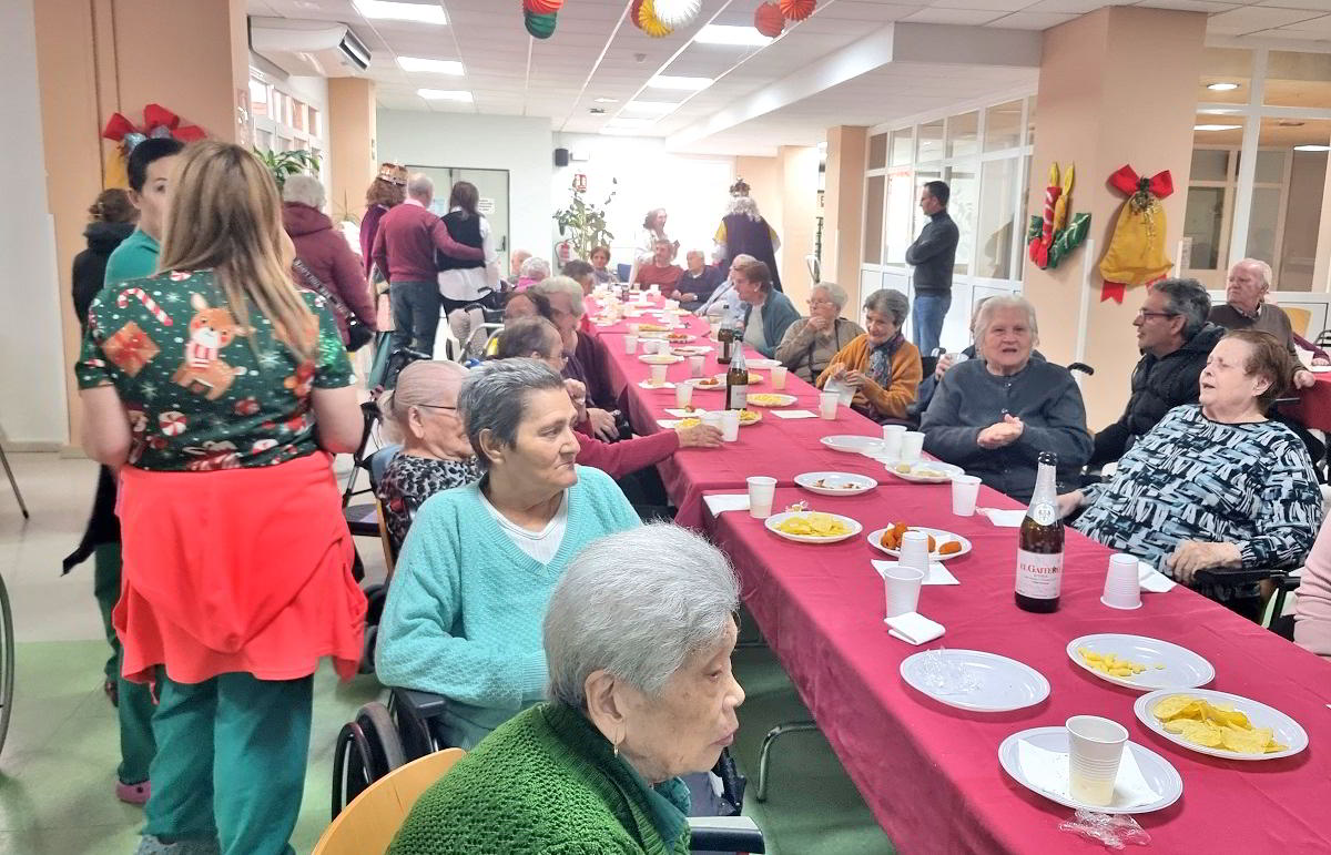 Los Reyes Magos Visitan a los Huéspedes de la Fundación Fuente Agria y del Centro de Mayores 'Pocitas del Prior' 7