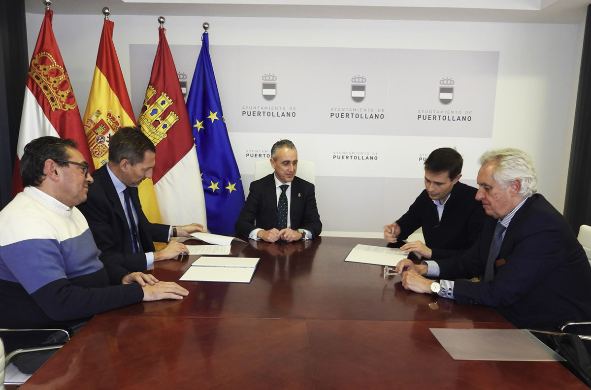 El Ayuntamiento Media en la Restauración de la Titularidad Salesiana del Monumento 'El Bonal' 2