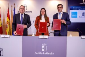 C-LM refuerza su compromiso con los más pequeños firmando el convenio 'Ciudades Amigas de la Infancia' con FEMP y Unicef