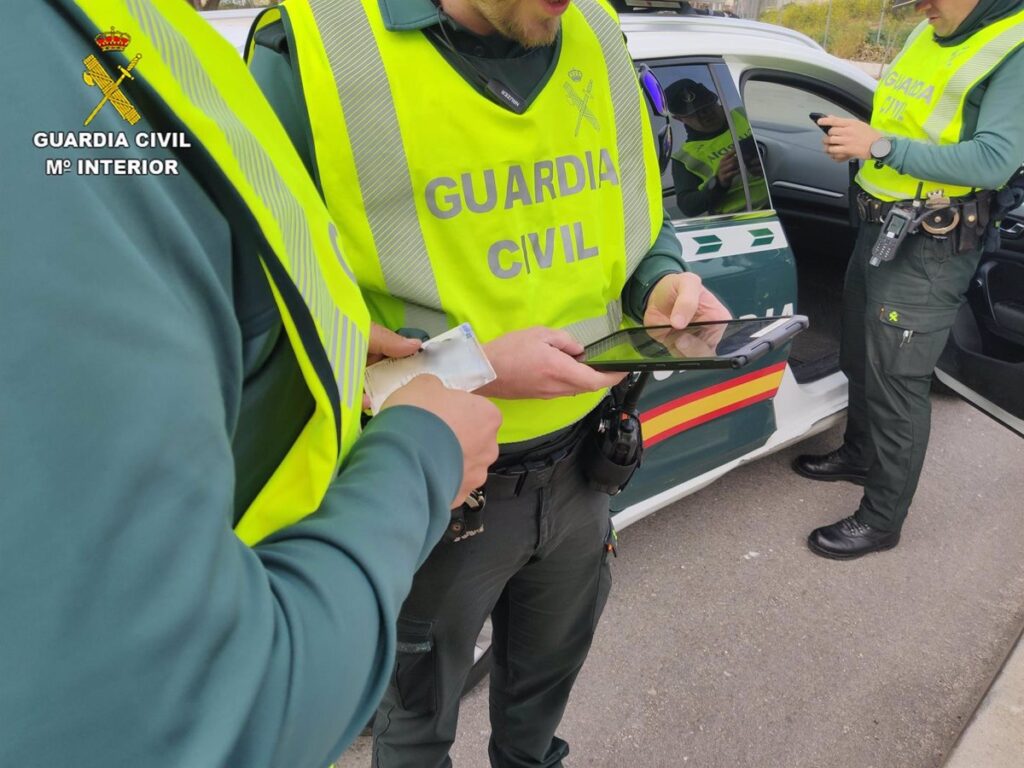 Dos detenidos por la Guardia Civil en Azuqueca de Henares por hurto en un supermercado