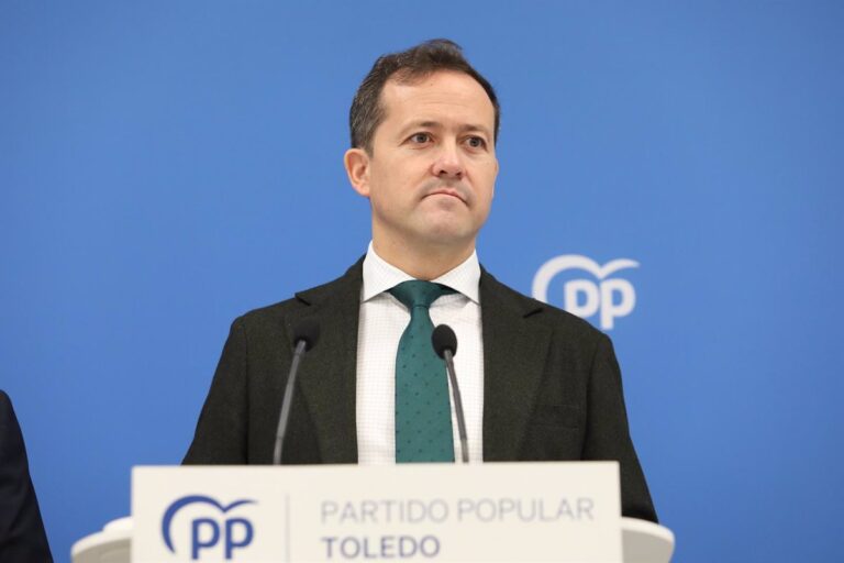 VÍDEO: Presidente PP Toledo esquiva opinar de alianza con Vox y Junts sobre moción de censura pero apela a elecciones
