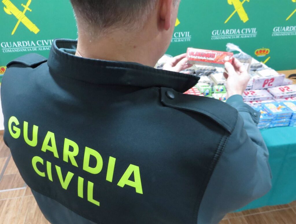 Intervenidos 1.700 unidades de artículos pirotécnicos en Albacete en establecimientos de artículos navideños