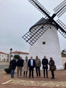 Las aspas del Museo Fotoetnográfico 'La Molineta' de Munera lucen renovadas tras el temporal que produjo su rotura