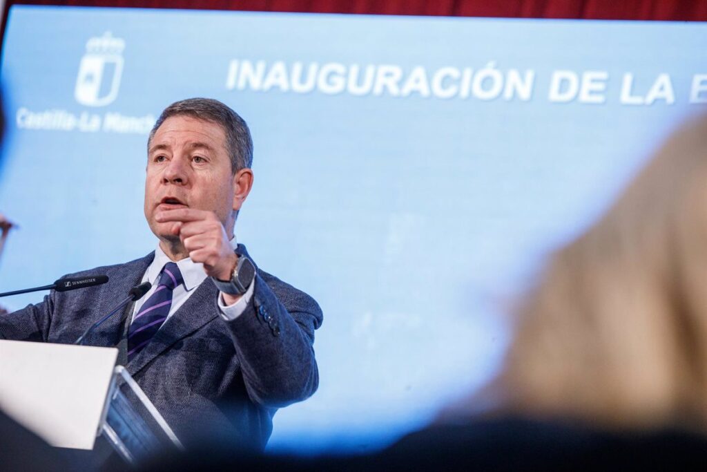 Page cree que "ni siquiera" Sánchez sabe cómo salir del "laberinto" de legislatura y pide que la salida sea "honrosa"