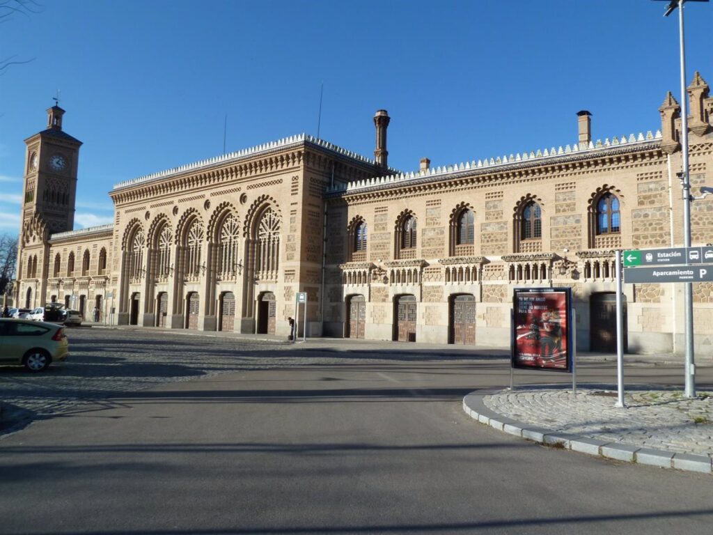 Vecinos y comercios de Santa Bárbara y usuarios de tren Toledo rechazan "frontalmente" la segunda estación en Polígono