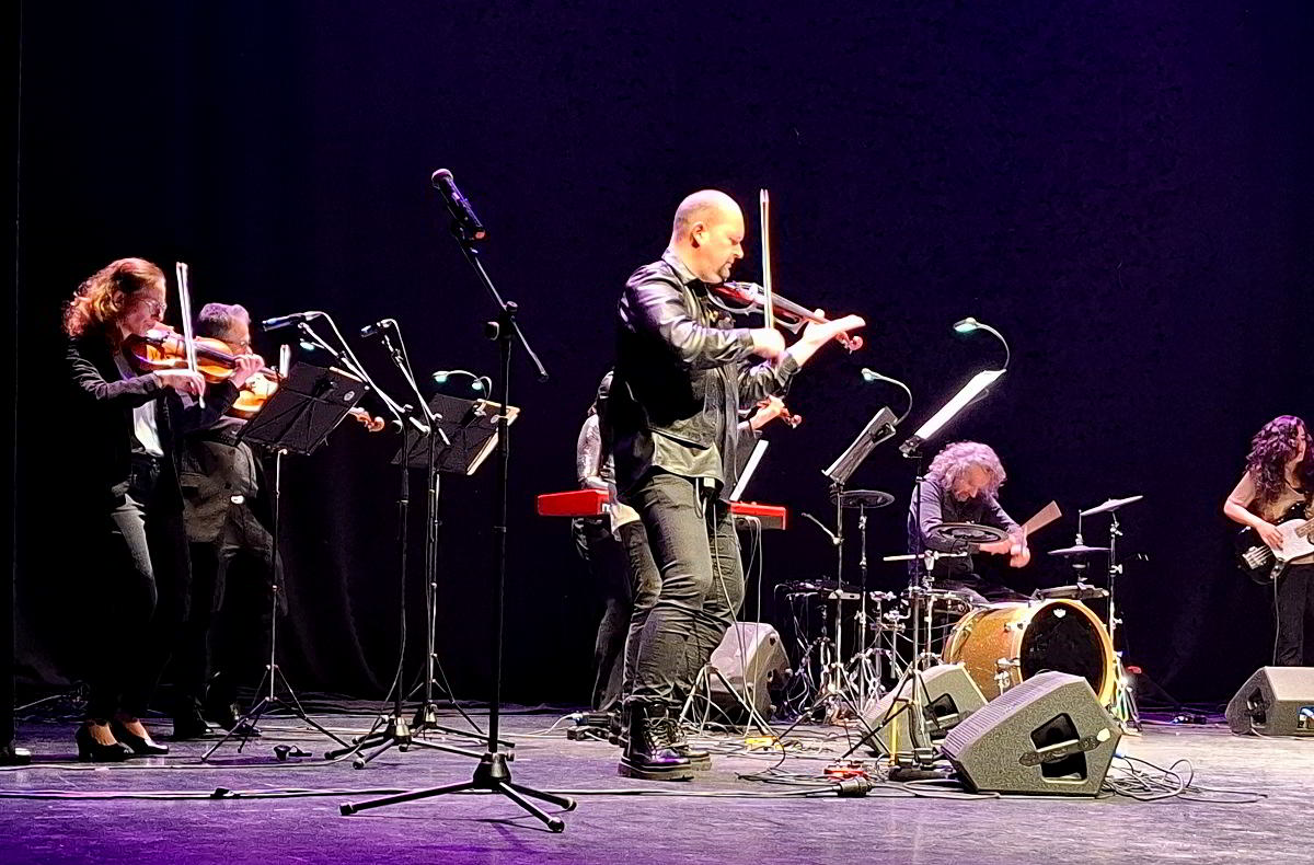 Encuentro sinfónico: La Orquesta de Cámara de Toulouse y Carlos Vizcaíno deslumbran con clásicos de pop inglés 7