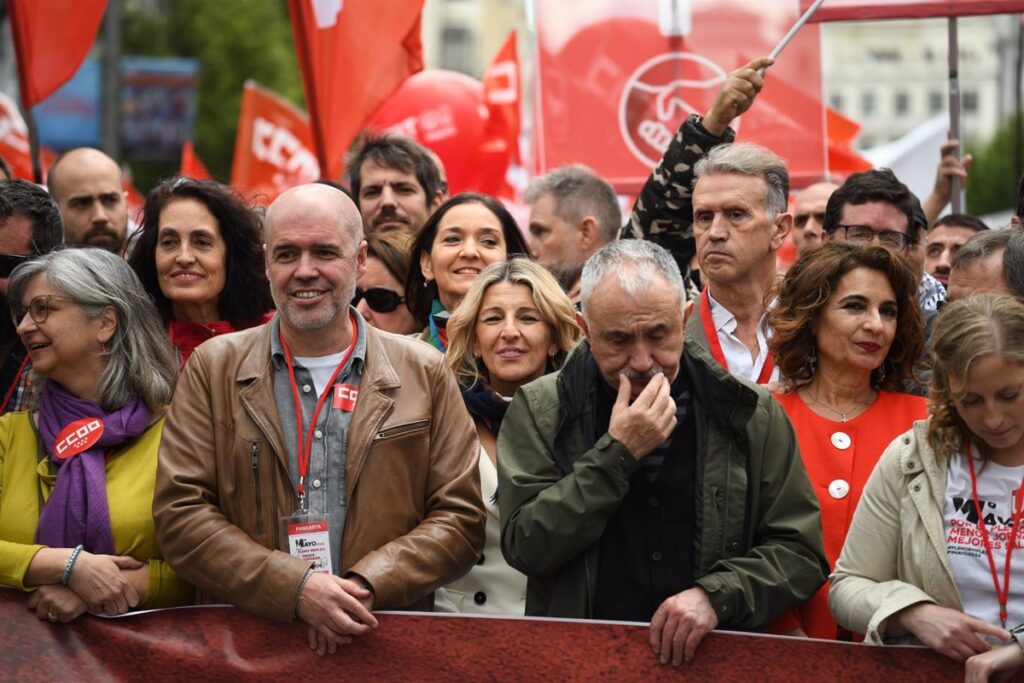 CCOO y UGT se concentran este domingo para denunciar el "oportunismo" que casi acabó con el decreto 'ómnibus'